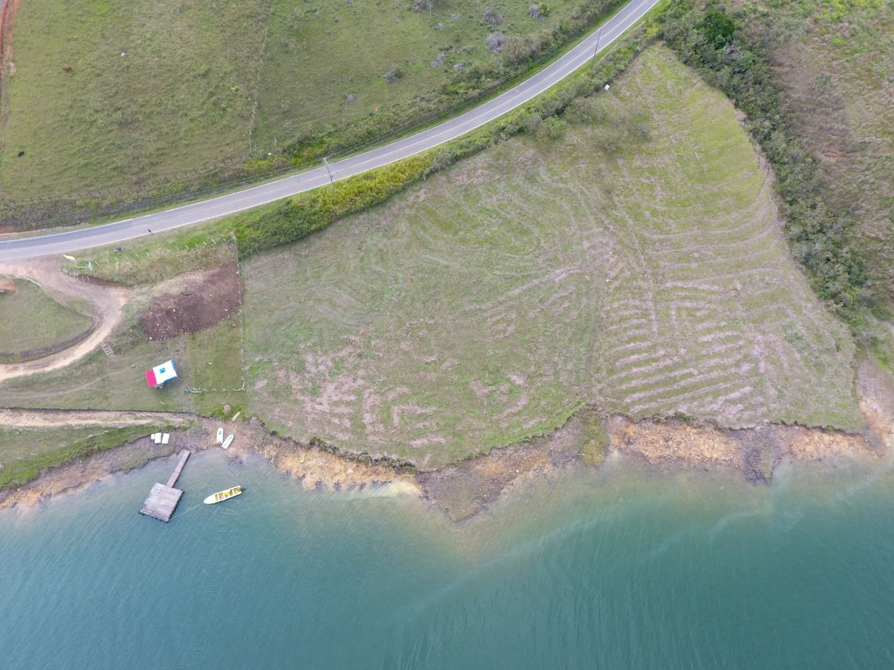 The lakeshore and the road, seen from above