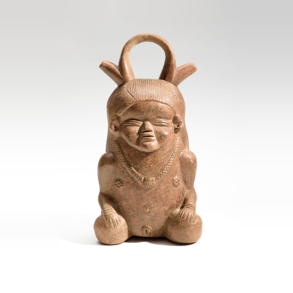 Vasija en forma de mujer arrodillada con doble vertedera, región Calima, período Ilama, 1000 a. C.-100 d. C., cerámica.