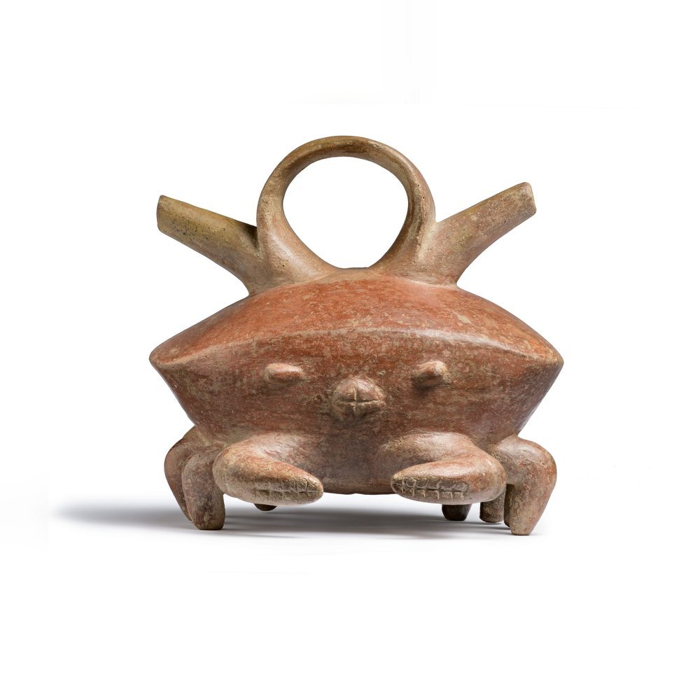Vasija en forma de cangrejo (alcarraza) con dos vertederas y asa puente, región Calima, período Ilama, 1500 a. C.-100 d. C., cerámica con engobe pintado.